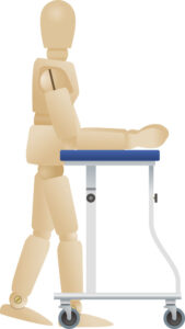 腕や肘で体を支えるタイプの歩行器